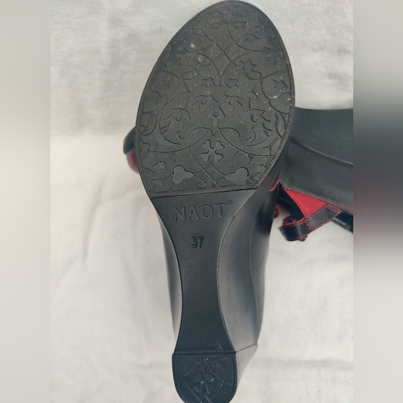 Naot Mary Jane Style Wedge Size 37 - Picture 7 of 8